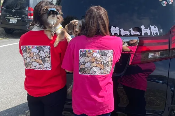 愛犬イラストのおそろいTシャツ＆パーカー作成事例｜埼玉県M様（フルカラー転写）