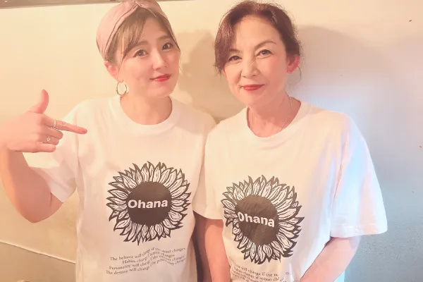 シルクスクリーンプリントの制作事例：飲食店スタッフのTシャツ｜惣菜バル Ohana様