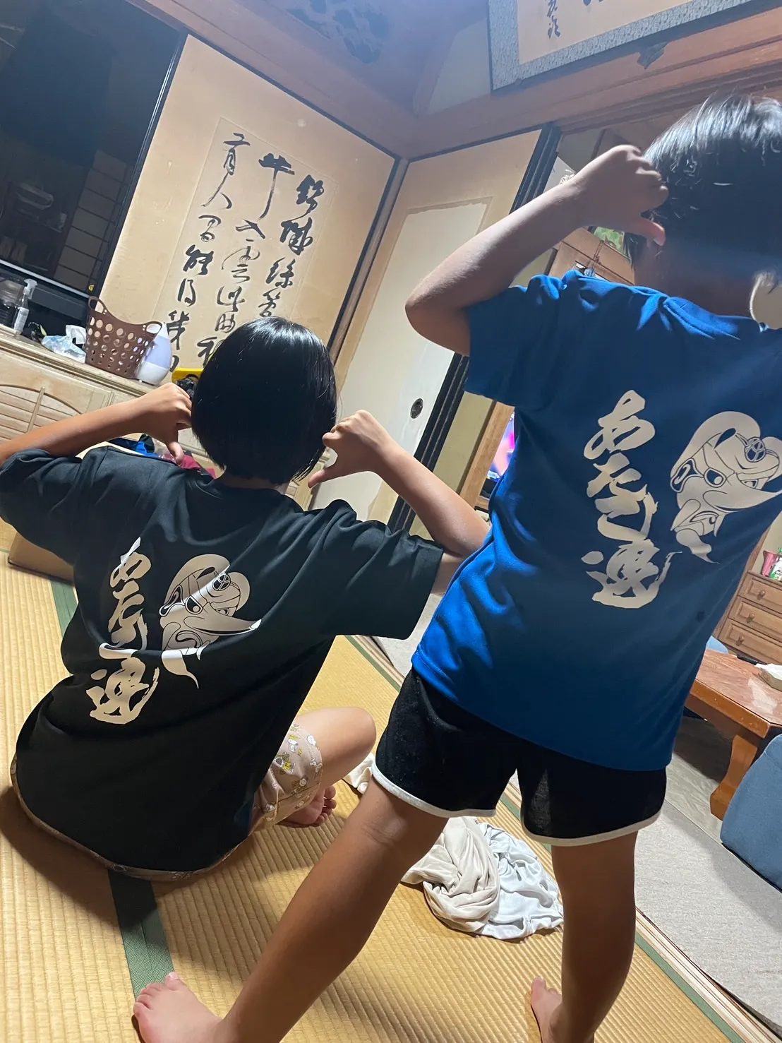 シルクスクリーンプリントの制作事例：阿波踊りの連のおそろいTシャツ｜あたご連様